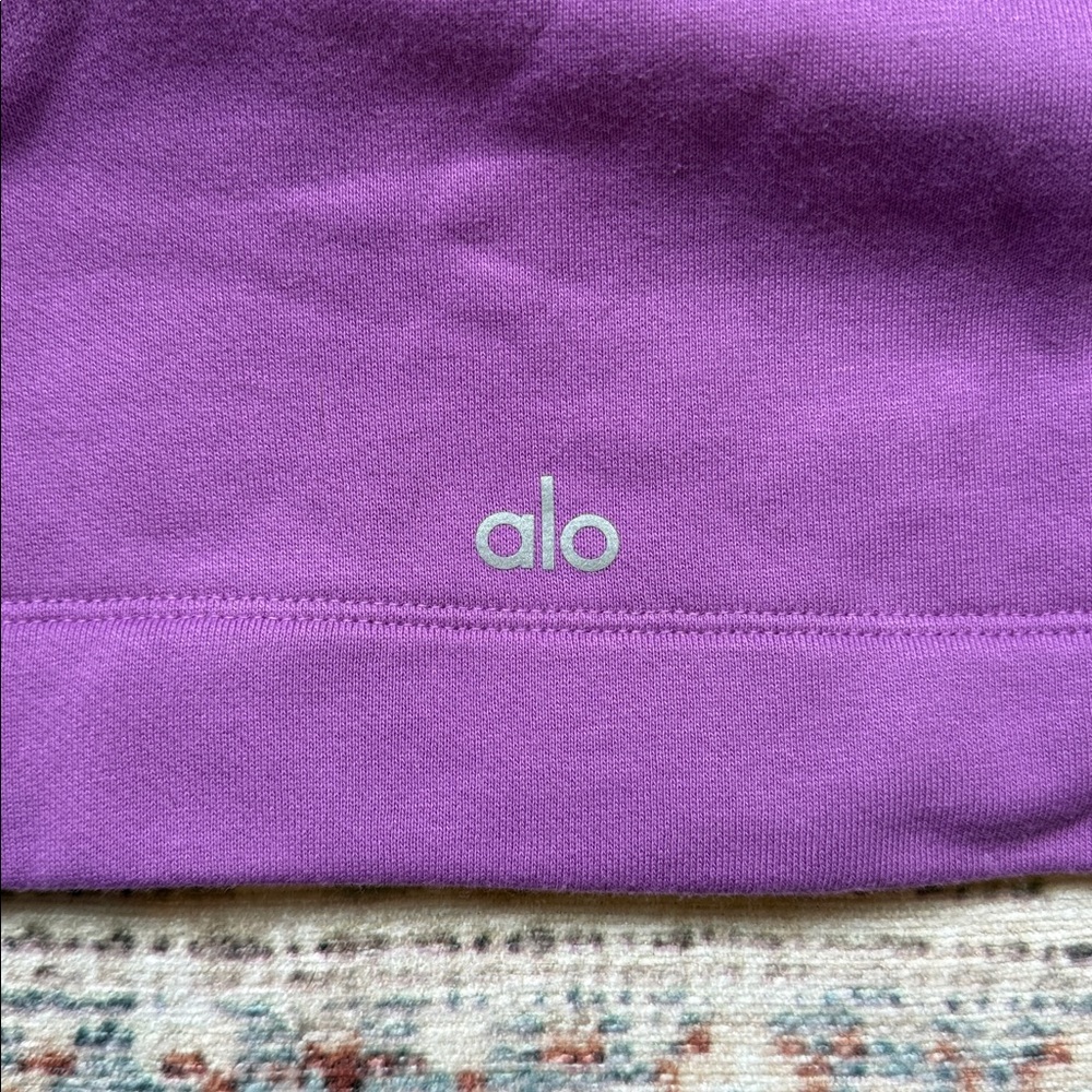 ALO Yoga Hoodie - Picture 3 of 3